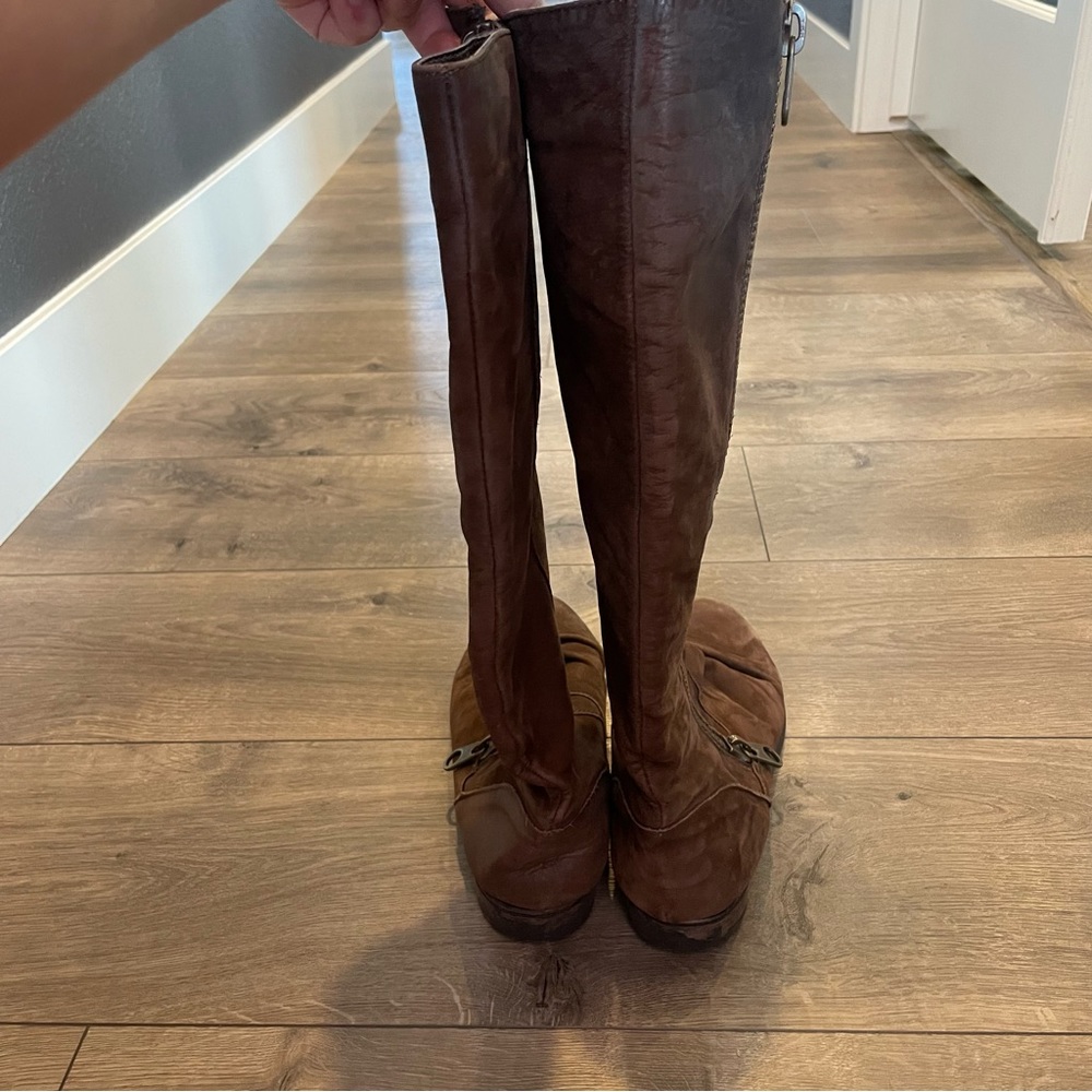 ⭐️HP⭐️ Steve Madden Linderr Distressed Knee High Zipper Boots, 8, Dark B… - Picture 5 of 6